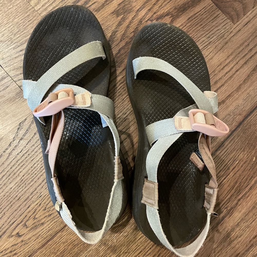 Metallic pink chacos
